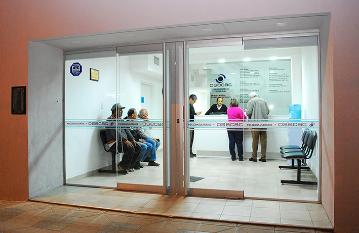 Más consultorios con médicos propios Más consultorios con médicos propios