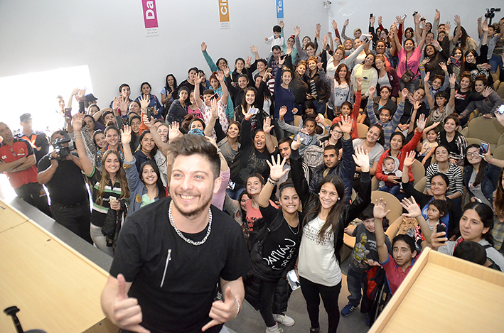 Damián Córdoba prometió a sus fans cantar «hasta que salga el Sol»