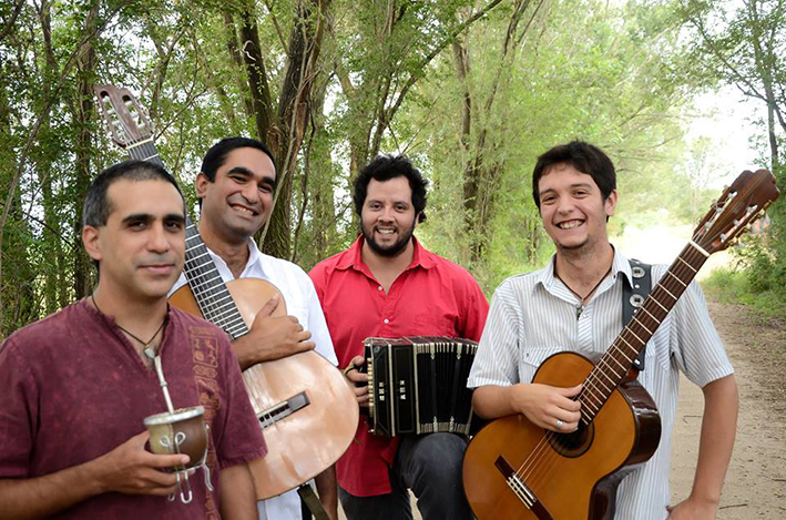 Peña del Cemdi, a pura música y baile