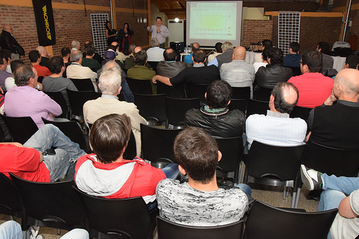 Lan Autopartes capacita a sus clientes