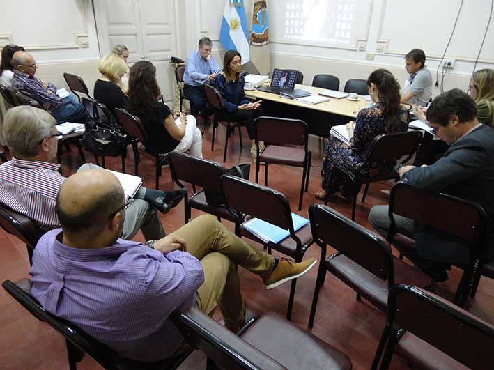 Los bloques recibieron a Daniela Lucarelli