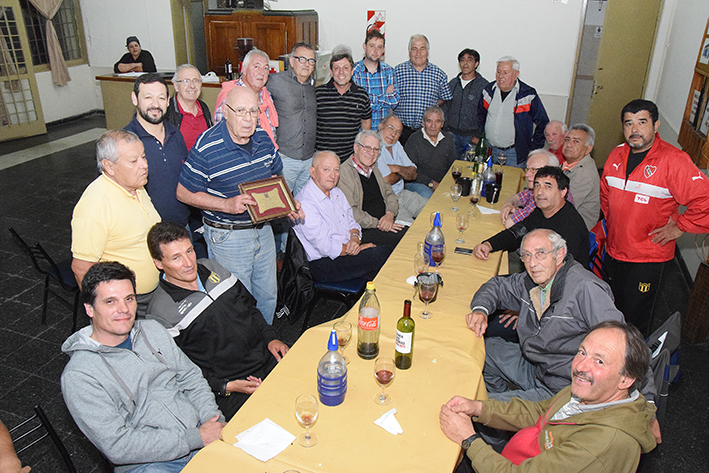 Homenaje  a Requena, por  la última  coronación de 1972