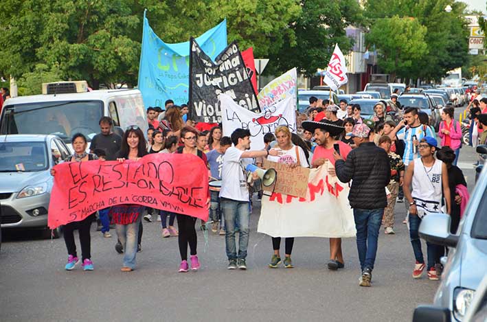 Más de 100 personas participaron de la Quinta Marcha de la Gorra