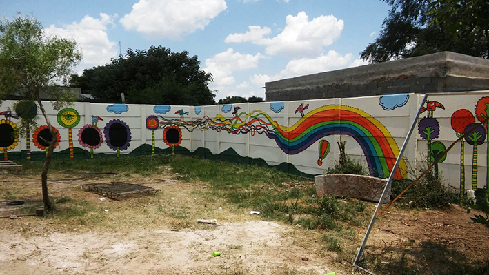 Vecinos pintaron mural colaborativo