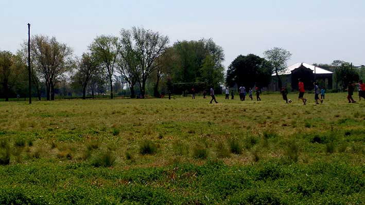 Un caserío a mitad de camino