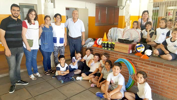 Premios y elementos para las escuelas