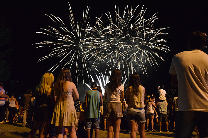 El recorrido peñero se iniciará con el festival de fuegos artificiales