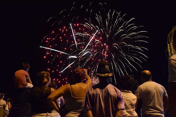 Buscan que un juez frene el show de fuegos artificiales