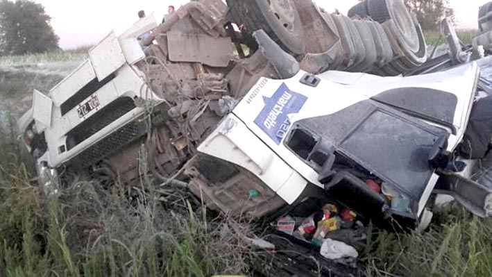 Murió un camionero de La Carlota y un villamariense resultó herido