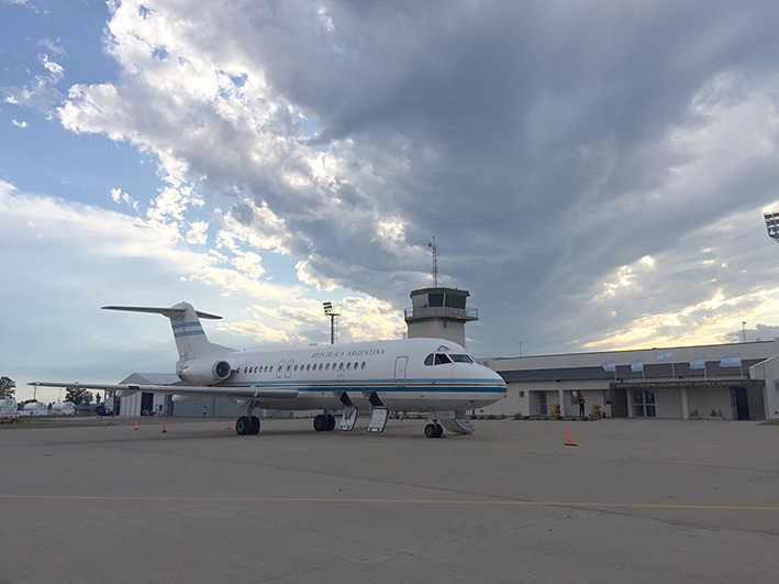 El avión presidencial aterrizó ayer en Villa María