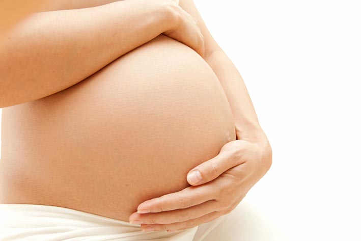 Embarazo y emociones: el instinto maternal “más bien es un mito”