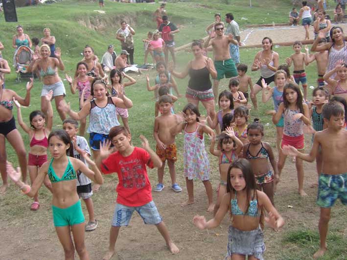 Una multitud disfruta la temporada en el Parque