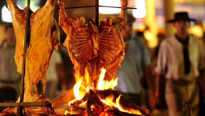 Lunas de folklore y de buen comer