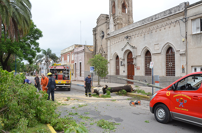 La tormenta causó daños y hubo evacuados