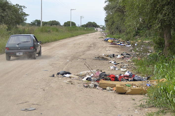 El basural del Botta, descontrolado predio en donde se tira de todo