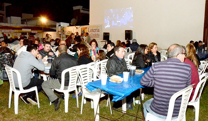 Balance dispar para comercios durante las peñas y el Festival