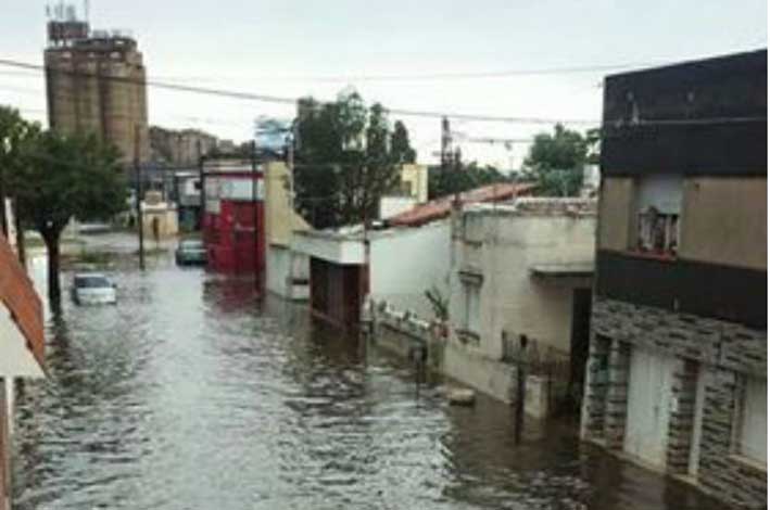 Fuertes vientos, abundante lluvia y granizo azotaron a Las Higueras