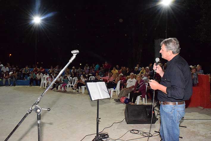 Se hará la semifinal del Concurso de Cantores en el Teatrino del Parque