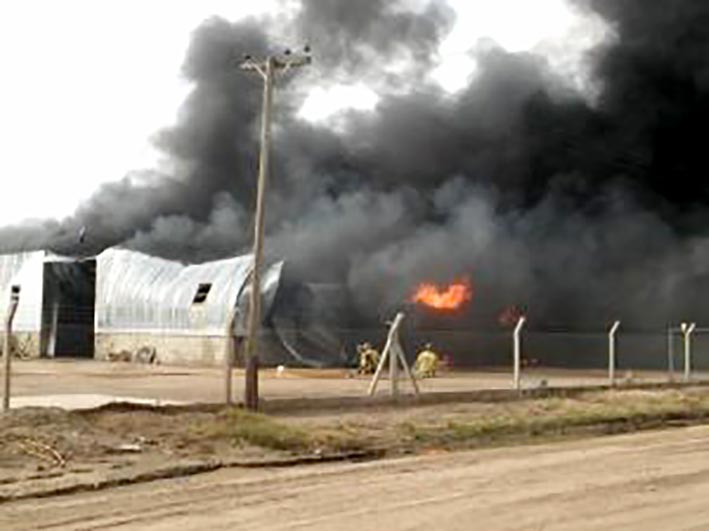 Se quemó un depósito en el que se acopiaba combustible