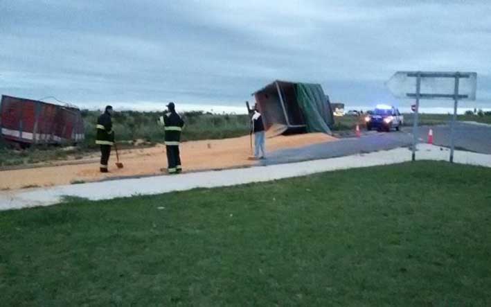 Sufrió heridas en un vuelco un camionero de La Laguna