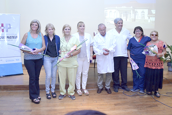 Entregaron un reconocimiento a siete trabajadores del Pasteur