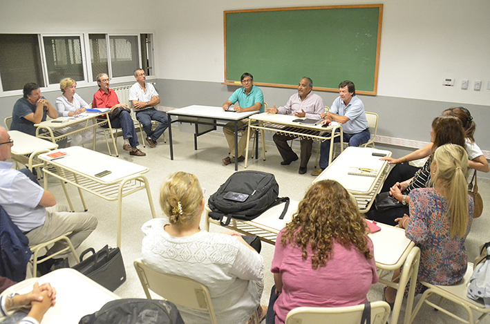 Asamblea en el Inescer