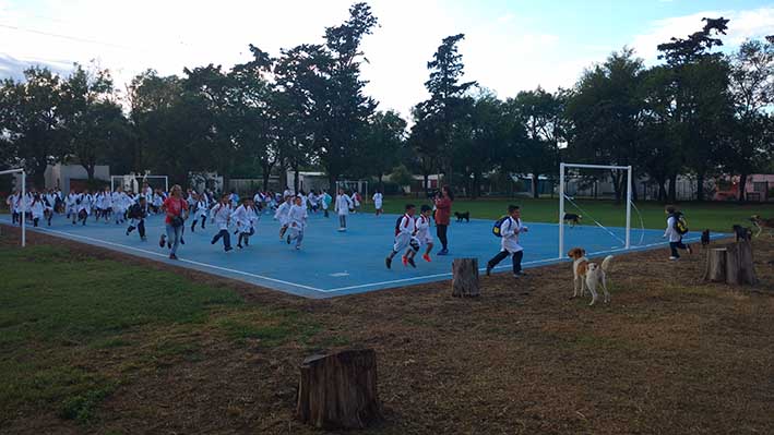 Comienzo de clases muy especial en la Escuela Belisario Roldán