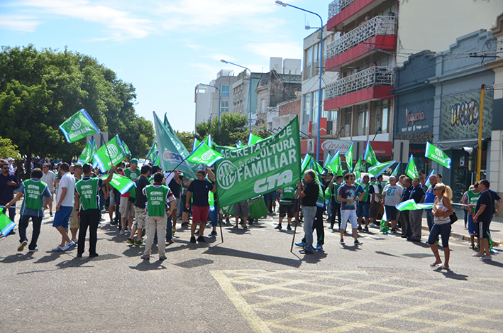 Trabajadores hicieron sentir sus reclamos en las calles de la ciudad