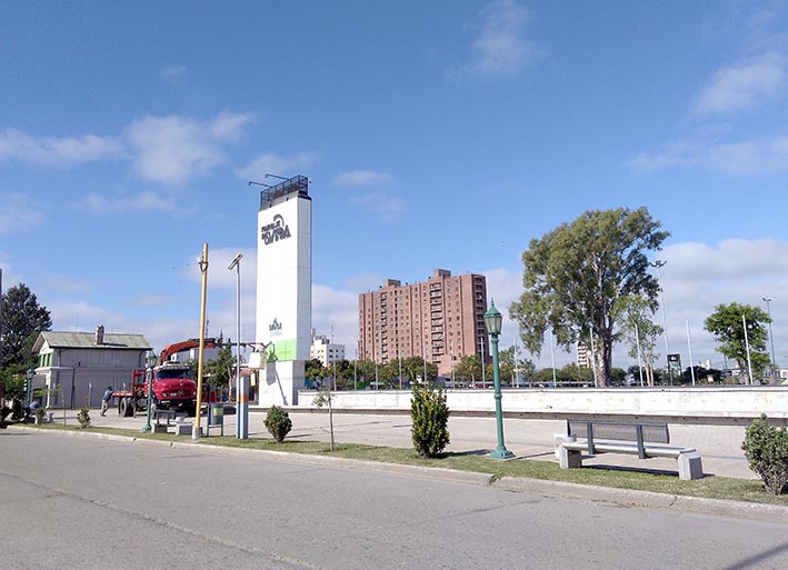 El tótem, ya sin el nombre de Accastello El tótem, ya sin el nombre de Accastello