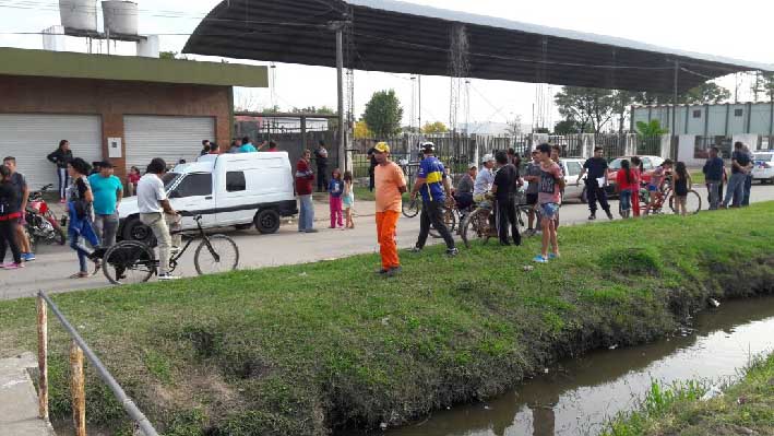 Apuñaló a su exmujer delante de una de sus hijas y dos nietos