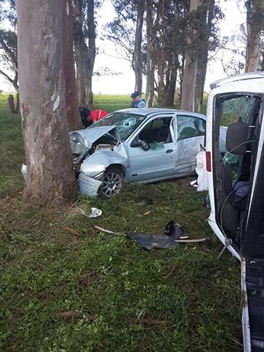 Seis heridos al colisionar un auto y una pick up en el acceso sureste a Villa María