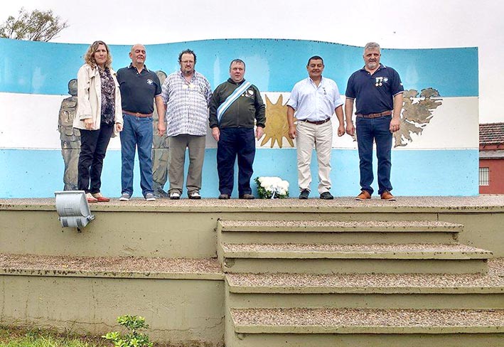 La comunidad homenajeó a los excombatientes