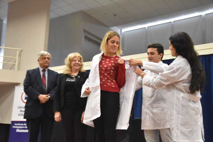 Otros sesenta jóvenes iniciaron la carrera de Medicina