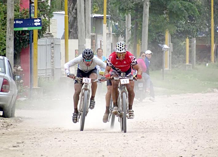 En el “Desafío Sanavirón” hubo triunfos de bikers de las dos Villas