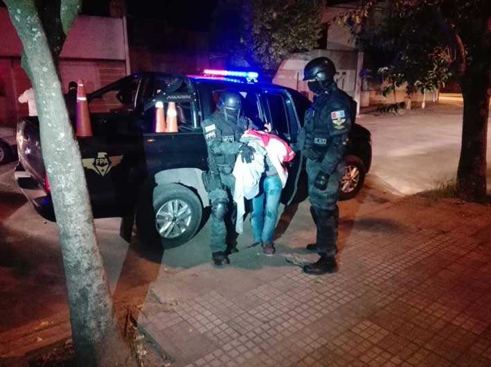 Detenido por vender cocaína y marihuana en un taller mecánico