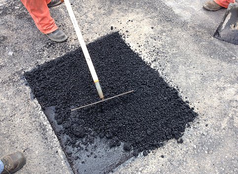 En qué sectores de la ciudad se realizan obras de bacheo y arreglo de calles