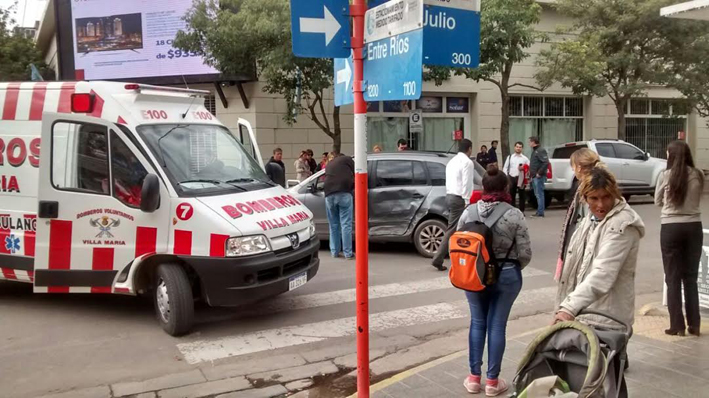 Una joven con doble fractura y otros ocho heridos en las calles