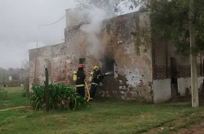 Se incendió una casa ocupada por tres menores que estaban solos