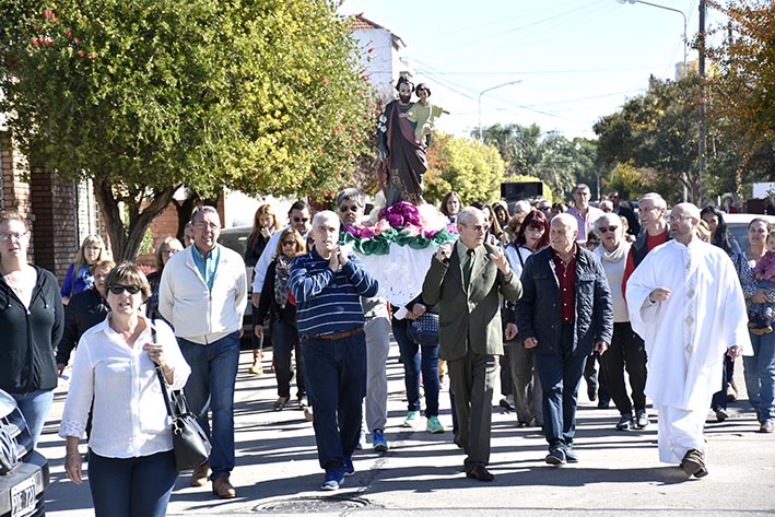 “Solo con el trabajo se alcanza la prosperidad”, dijo el padre Pedro