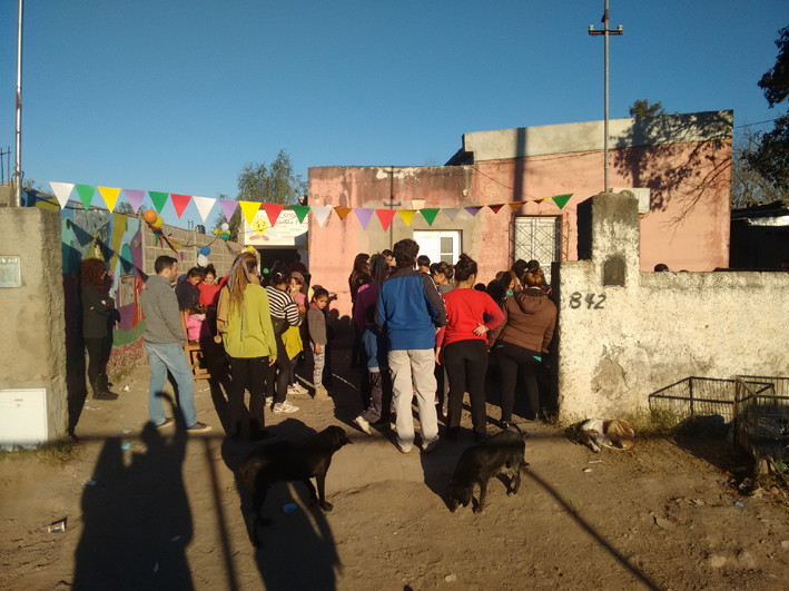 Campaña por camperas para la niñez