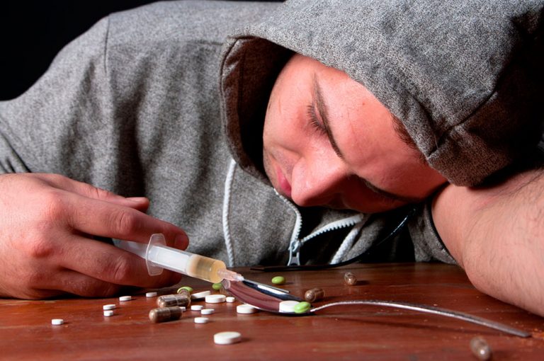 El impacto del consumo de drogas en la escuela