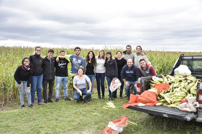 Chocleada solidaria en la UNVM