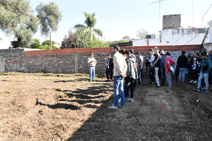 INTA capacitó a los jóvenes que harán una huerta en el Concejo