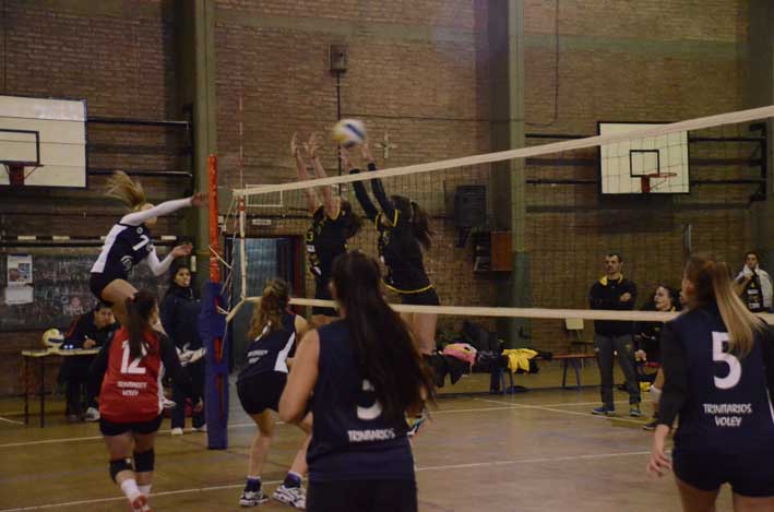 Las chicas de Rivadavia se quedaron con el clásico