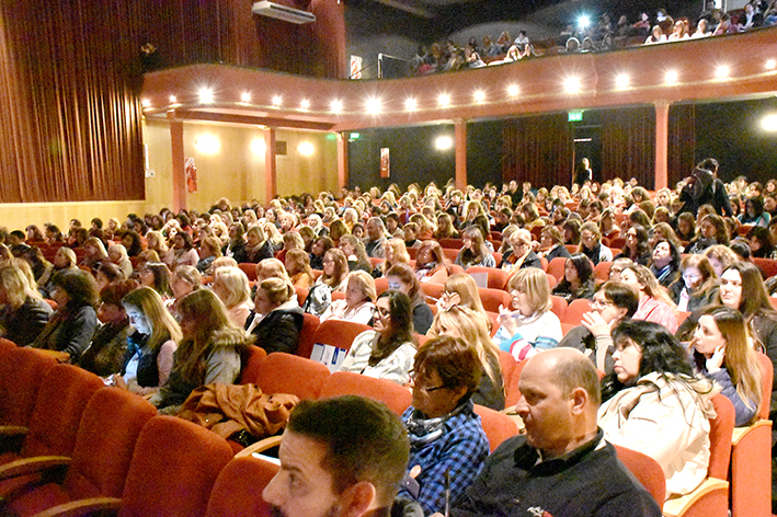 «Algunos docentes están perdidos en tanta burocracia»