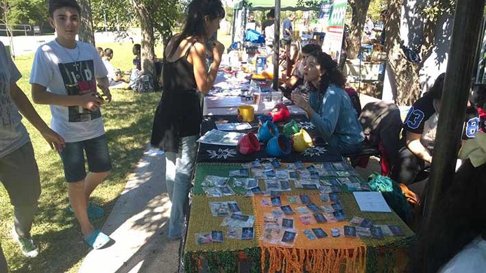 Feria y chocleada solidaria en la UNVM