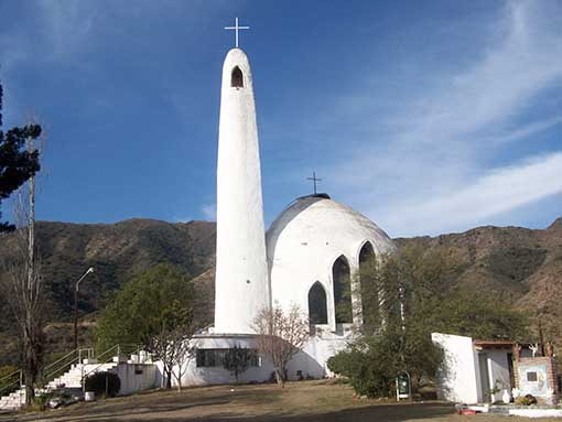 La iglesia de la singular figura