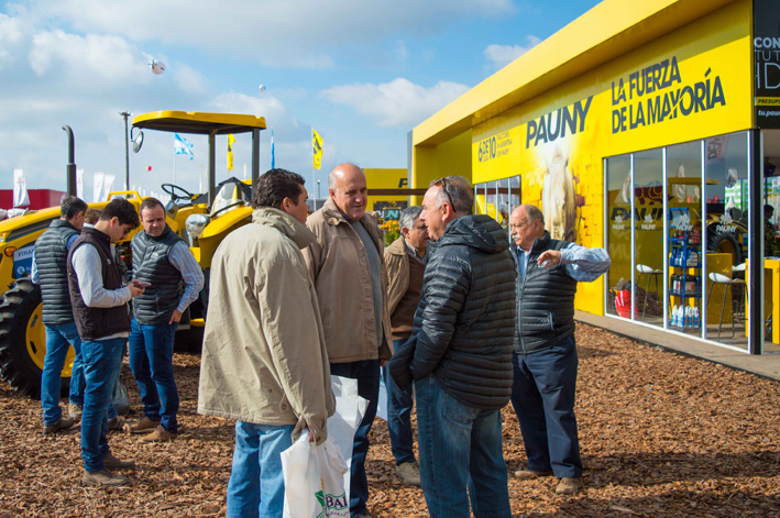 Chiocarello visitó las siete empresas varillenses que exponen en AgroActiva