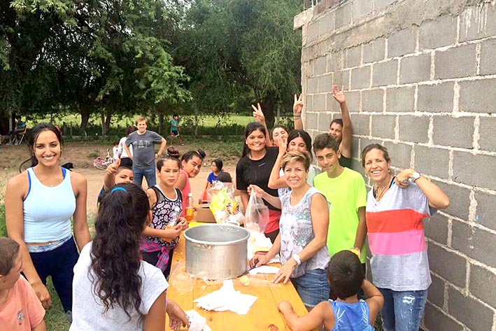 Peña solidaria para dos comedores de la ciudad