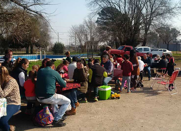 Vecinos del Golf se unen con un gran locro comunitario